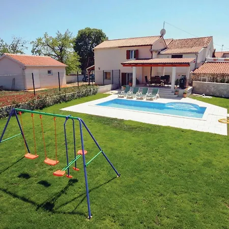 2 Bedroom Beautiful In Krnica *