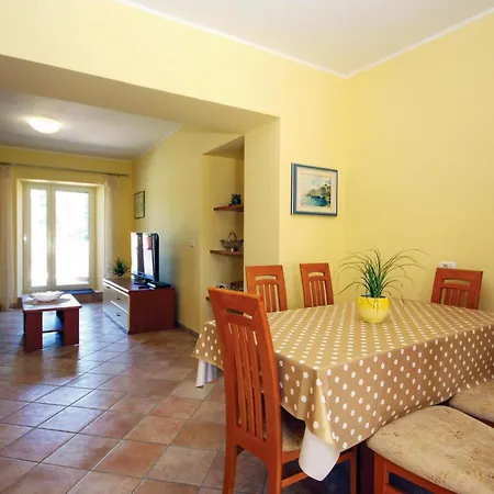 Holiday home 2 Bedroom Beautiful In Krnica *