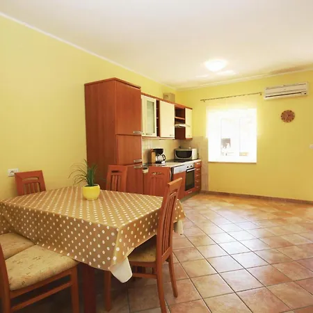 2 Bedroom Beautiful In Krnica *