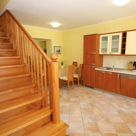 2 Bedroom Beautiful In Krnica Holiday home *