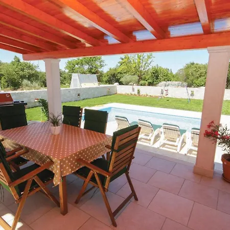 2 Bedroom Beautiful In Krnica